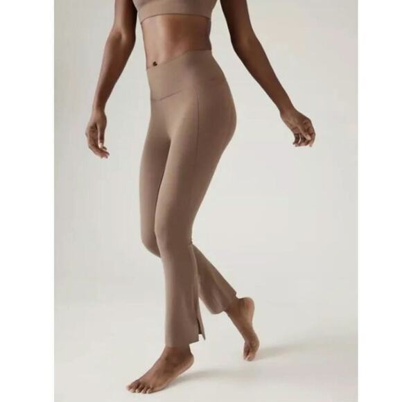 Athleta Transcend Stash Crop Straight Leg Pants Size: 2X - Picture 1 of 7